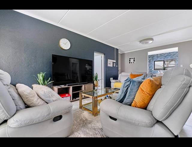 3 BEDROOM PROPERTY TO RENT IN DOUGLASDALE